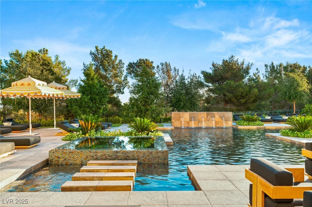 48 Augusta Canyon, Las Vegas, NV 89141