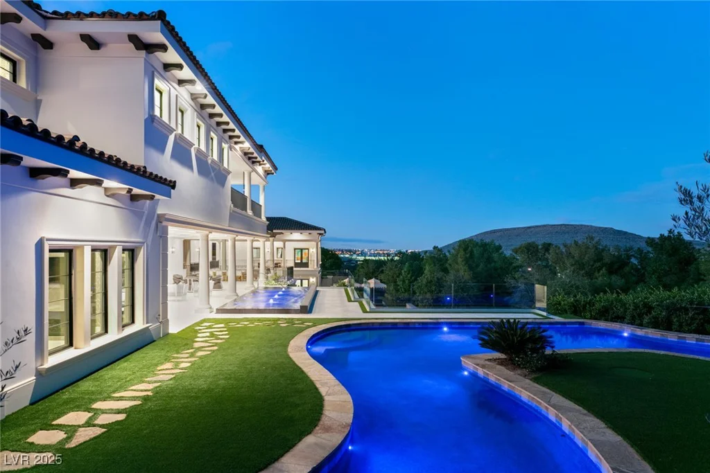 48 Augusta Canyon, Las Vegas, NV 89141