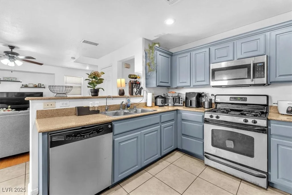6068 Conroe, Las Vegas, NV 89118