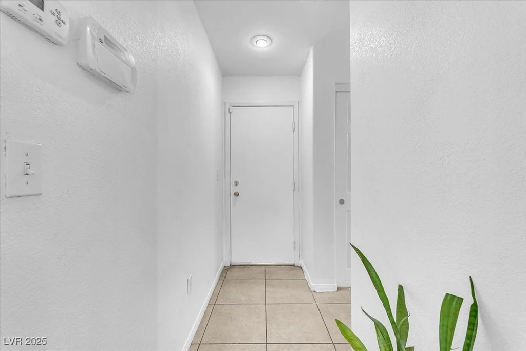 6068 Conroe, Las Vegas, NV 89118