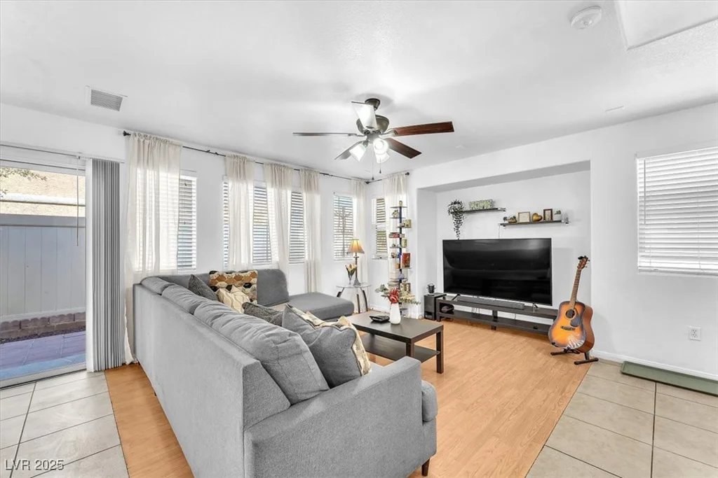 6068 Conroe, Las Vegas, NV 89118
