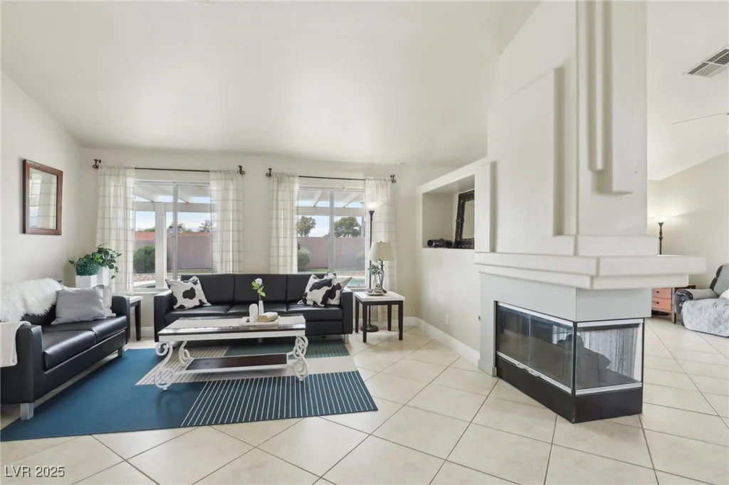 4753 Carefree, Las Vegas, NV 89122