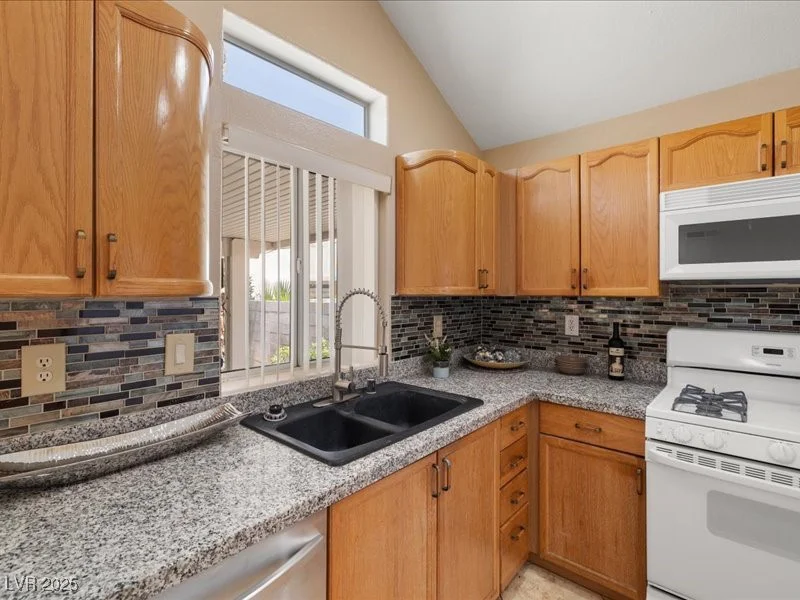 7924 McDowell, Las Vegas, NV 89129