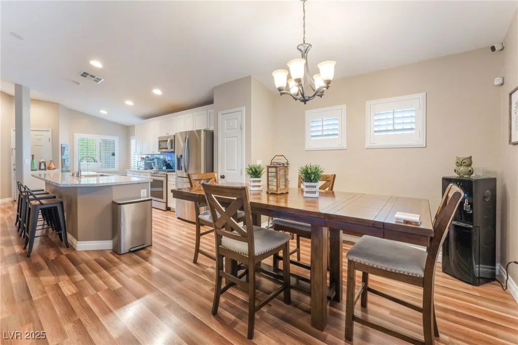 5733 Dazzling Sparks, North Las Vegas, NV 89031