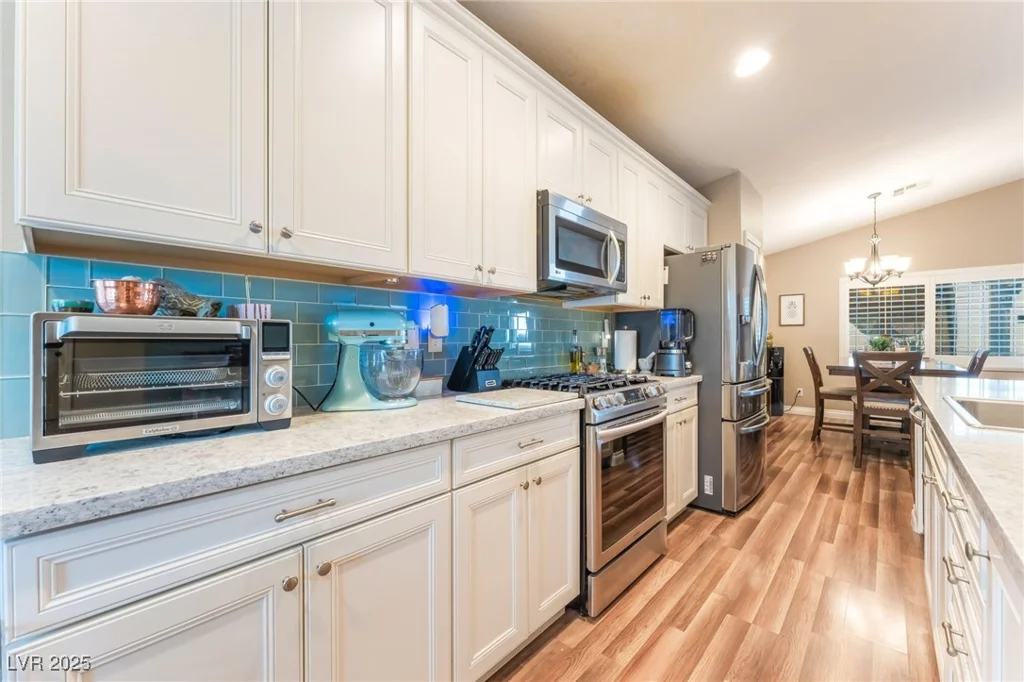 5733 Dazzling Sparks, North Las Vegas, NV 89031