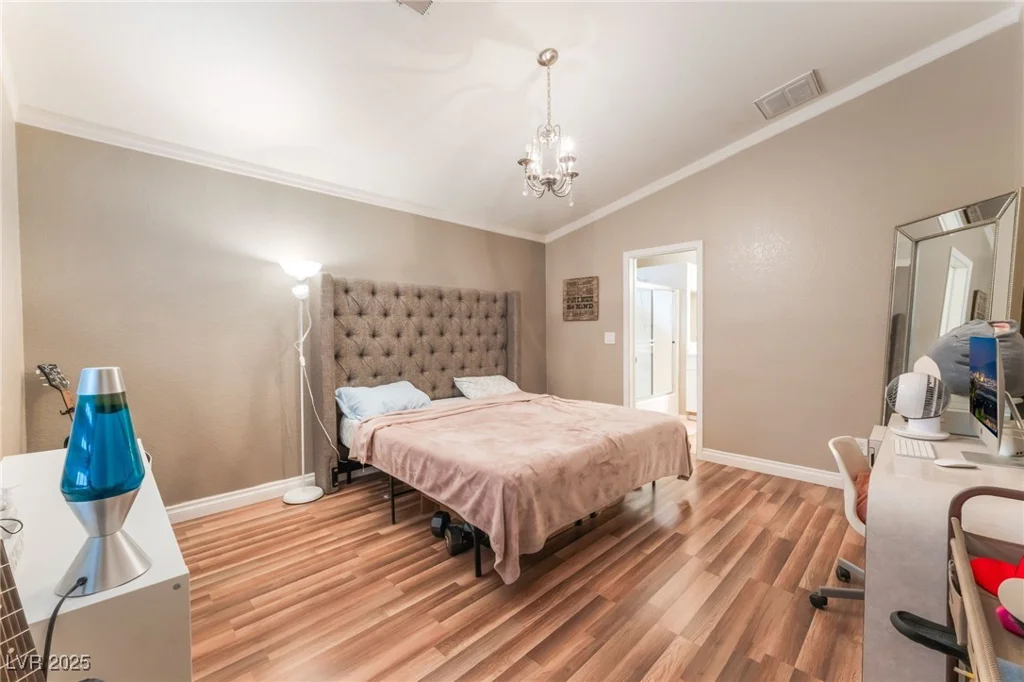 5733 Dazzling Sparks, North Las Vegas, NV 89031