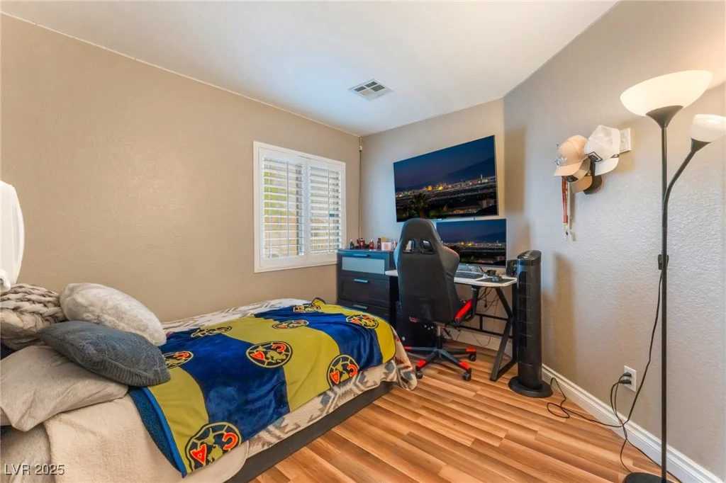 5733 Dazzling Sparks, North Las Vegas, NV 89031