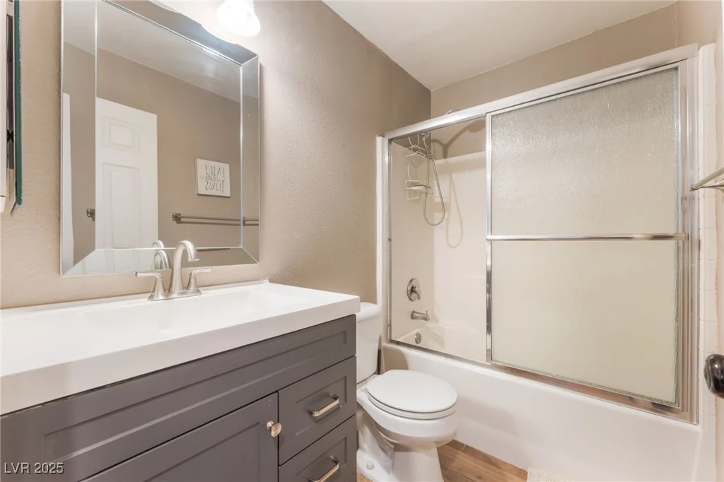 5733 Dazzling Sparks, North Las Vegas, NV 89031