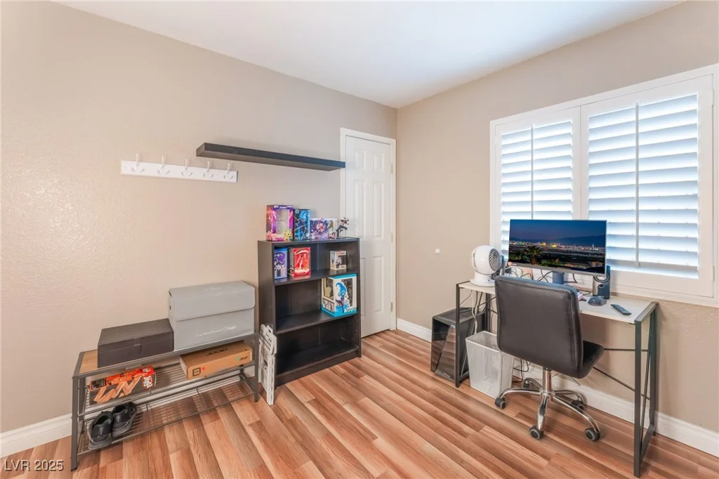 5733 Dazzling Sparks, North Las Vegas, NV 89031