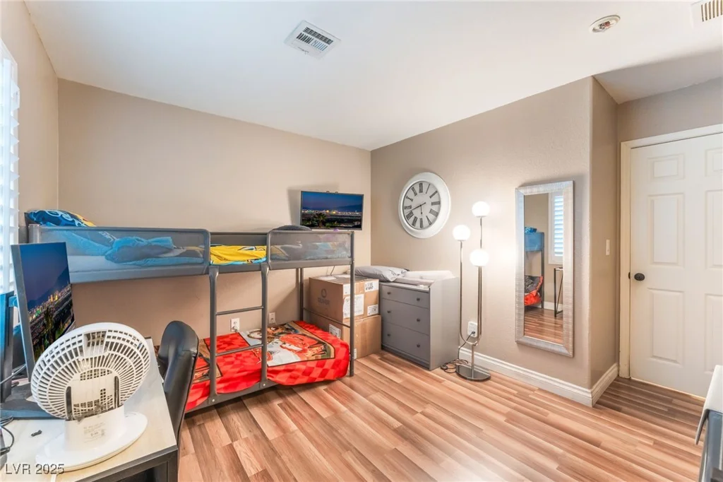 5733 Dazzling Sparks, North Las Vegas, NV 89031