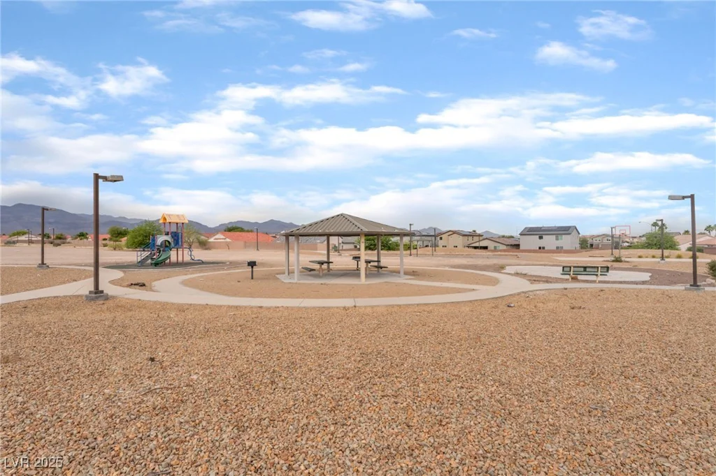 5733 Dazzling Sparks, North Las Vegas, NV 89031