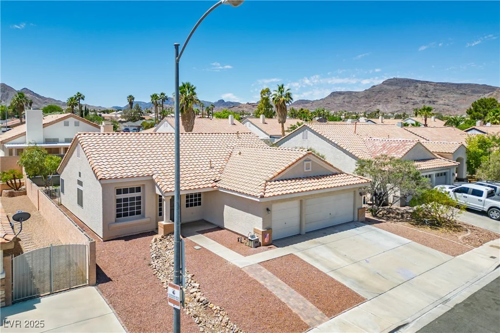 218 Red Coral, Henderson, NV 89002