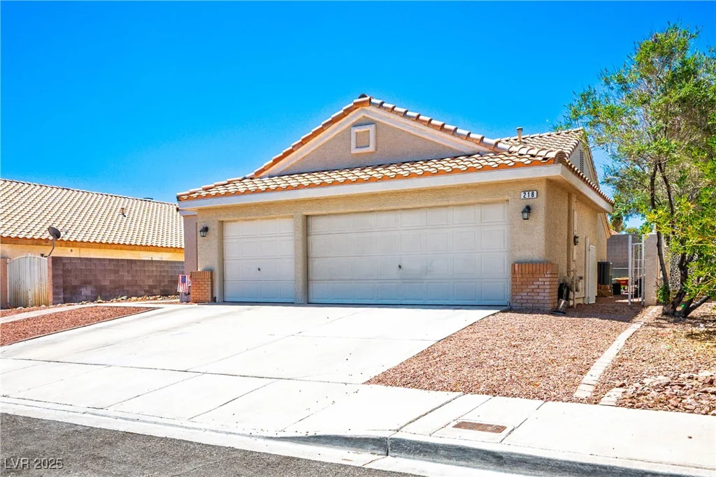 218 Red Coral, Henderson, NV 89002