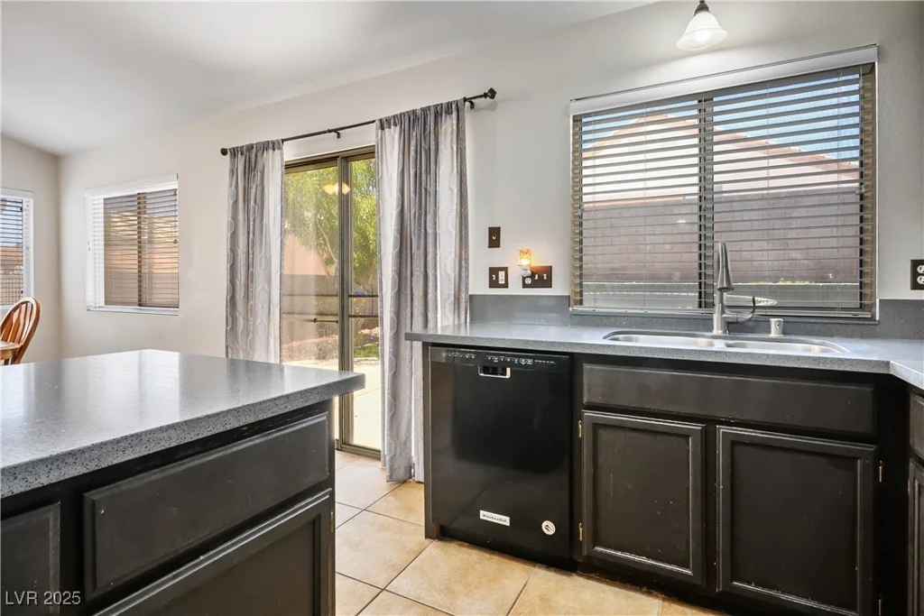 218 Red Coral, Henderson, NV 89002