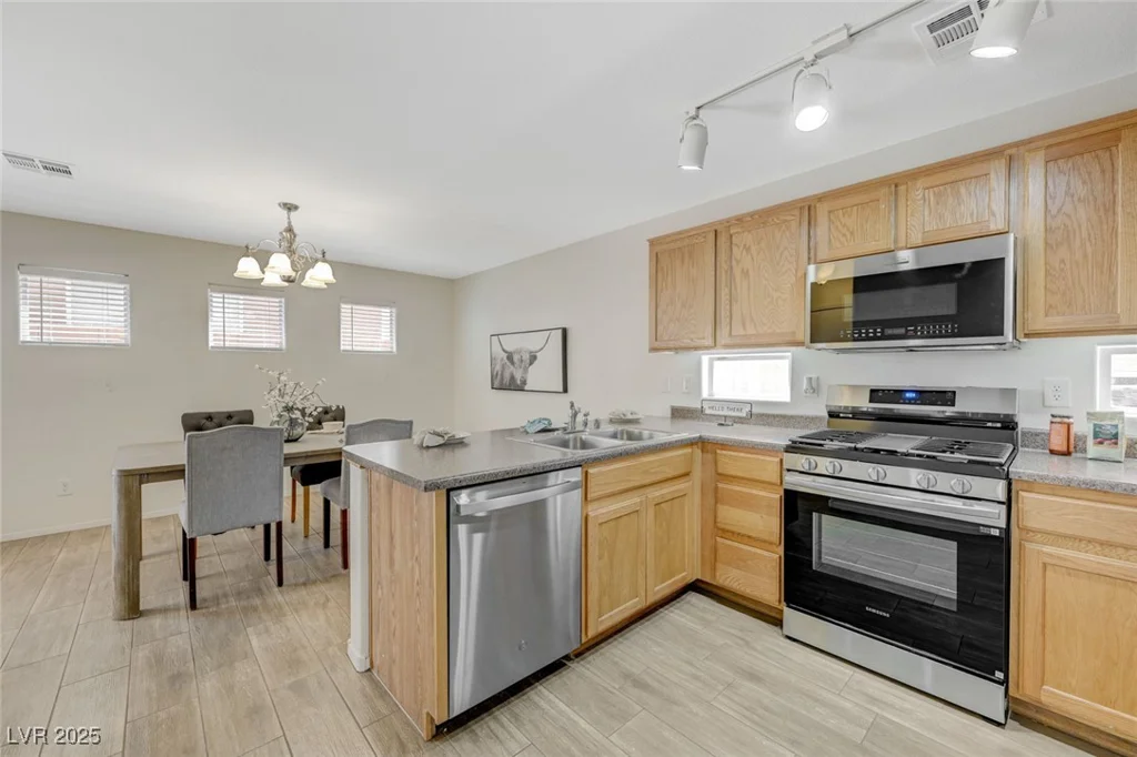 6048 Aripeka, Henderson, NV 89011