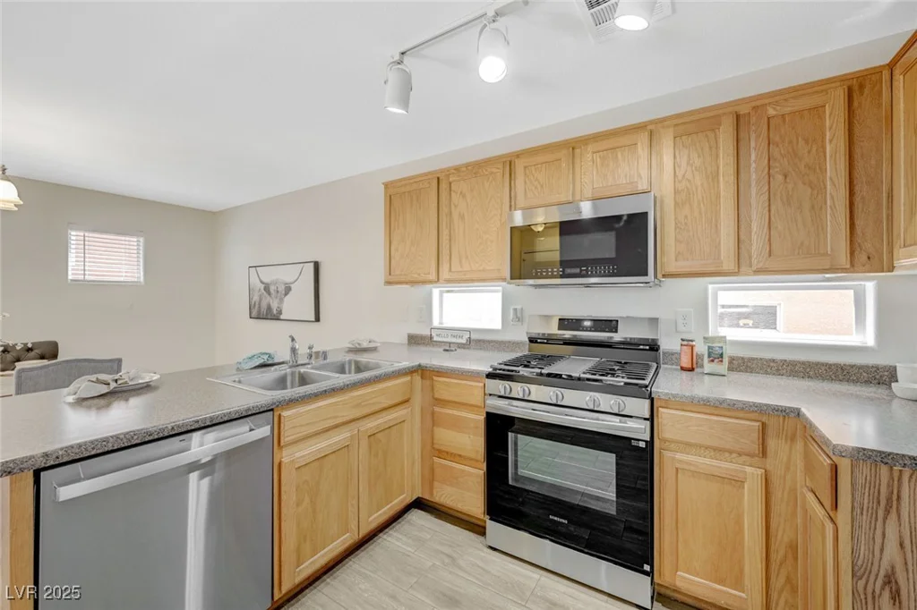 6048 Aripeka, Henderson, NV 89011