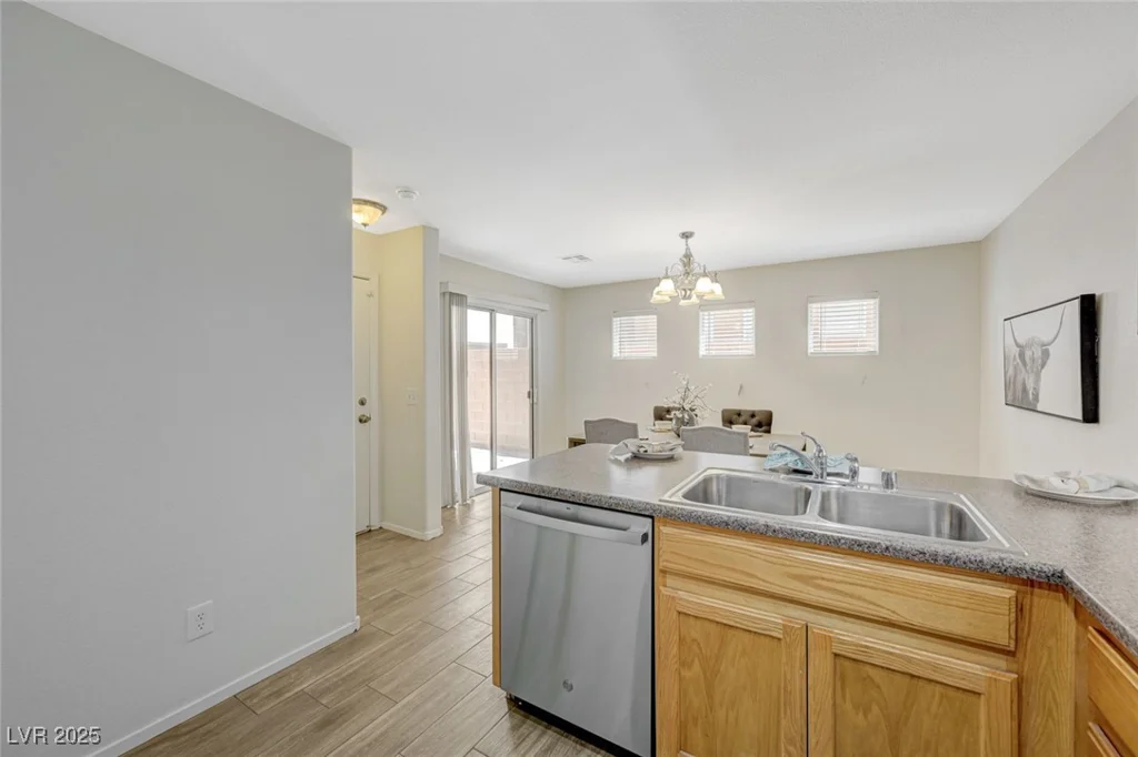 6048 Aripeka, Henderson, NV 89011