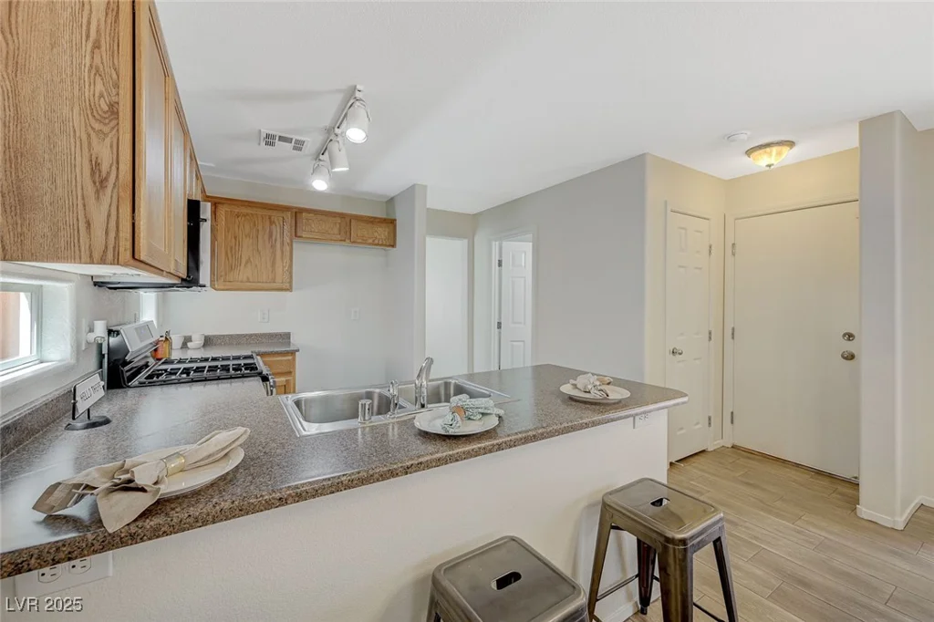 6048 Aripeka, Henderson, NV 89011