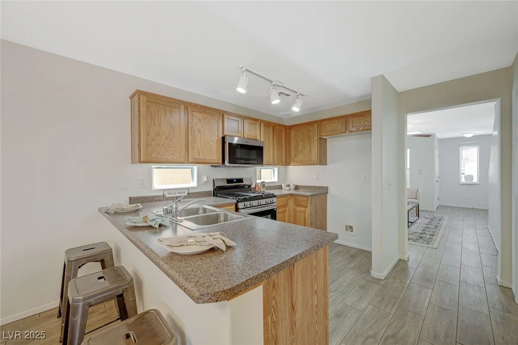 6048 Aripeka, Henderson, NV 89011