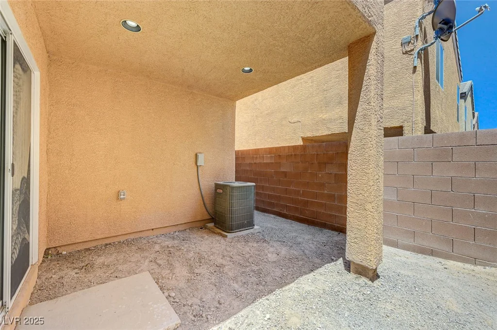 6048 Aripeka, Henderson, NV 89011