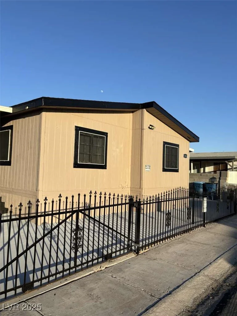 3410 Death Valley, Las Vegas, NV 89122