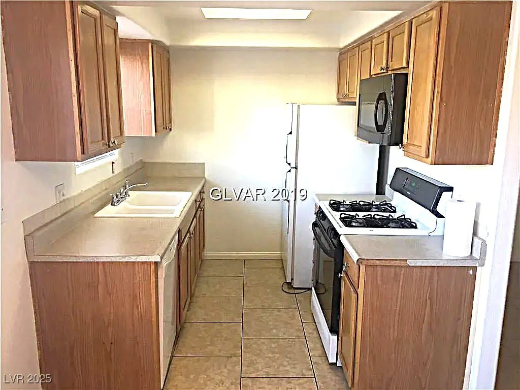 8417 Running Deer, Las Vegas, NV 89145
