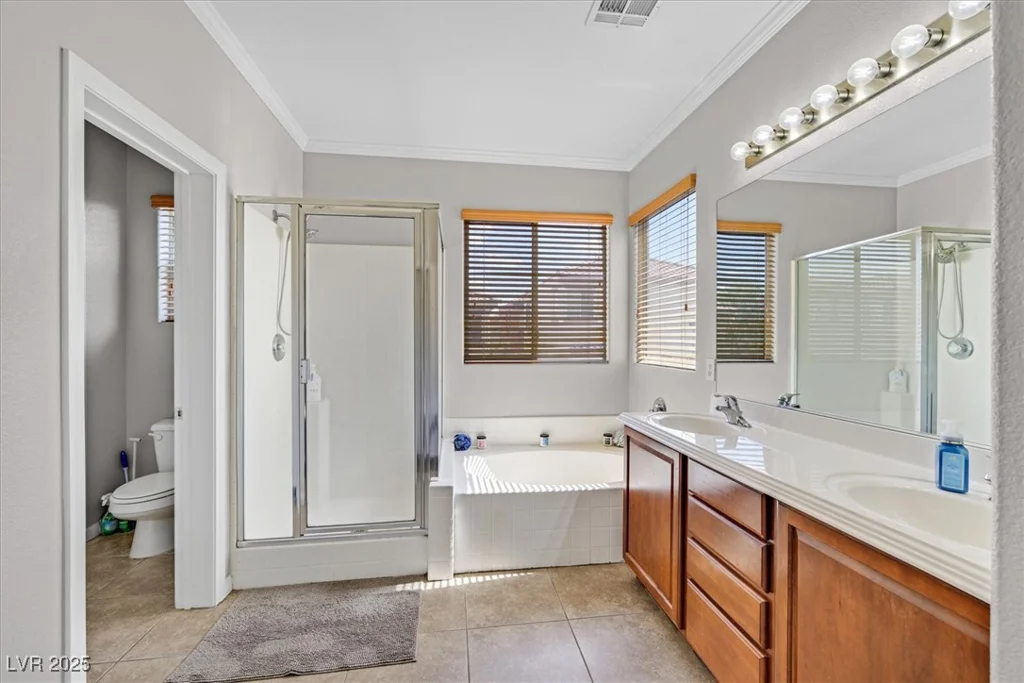 10601 Lessona, Las Vegas, NV 89141