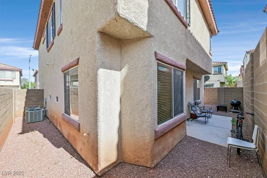 10601 Lessona, Las Vegas, NV 89141