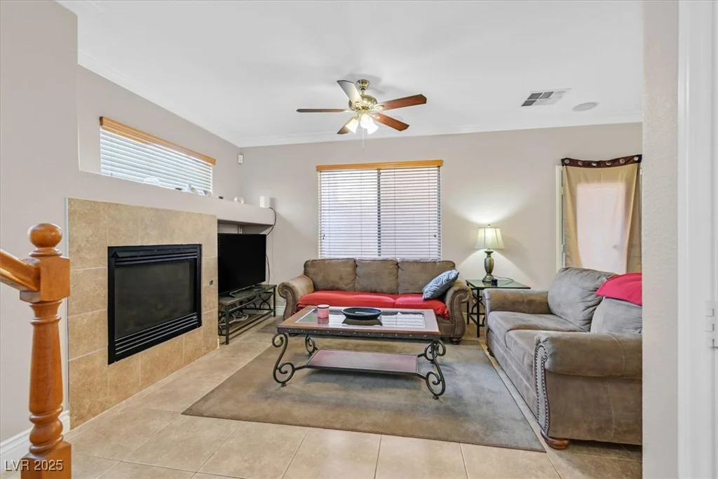 10601 Lessona, Las Vegas, NV 89141
