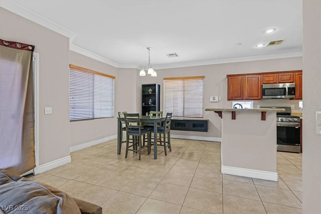 10601 Lessona, Las Vegas, NV 89141