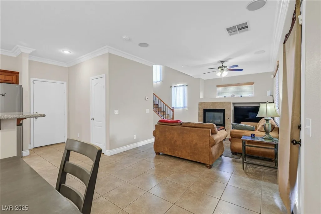 10601 Lessona, Las Vegas, NV 89141