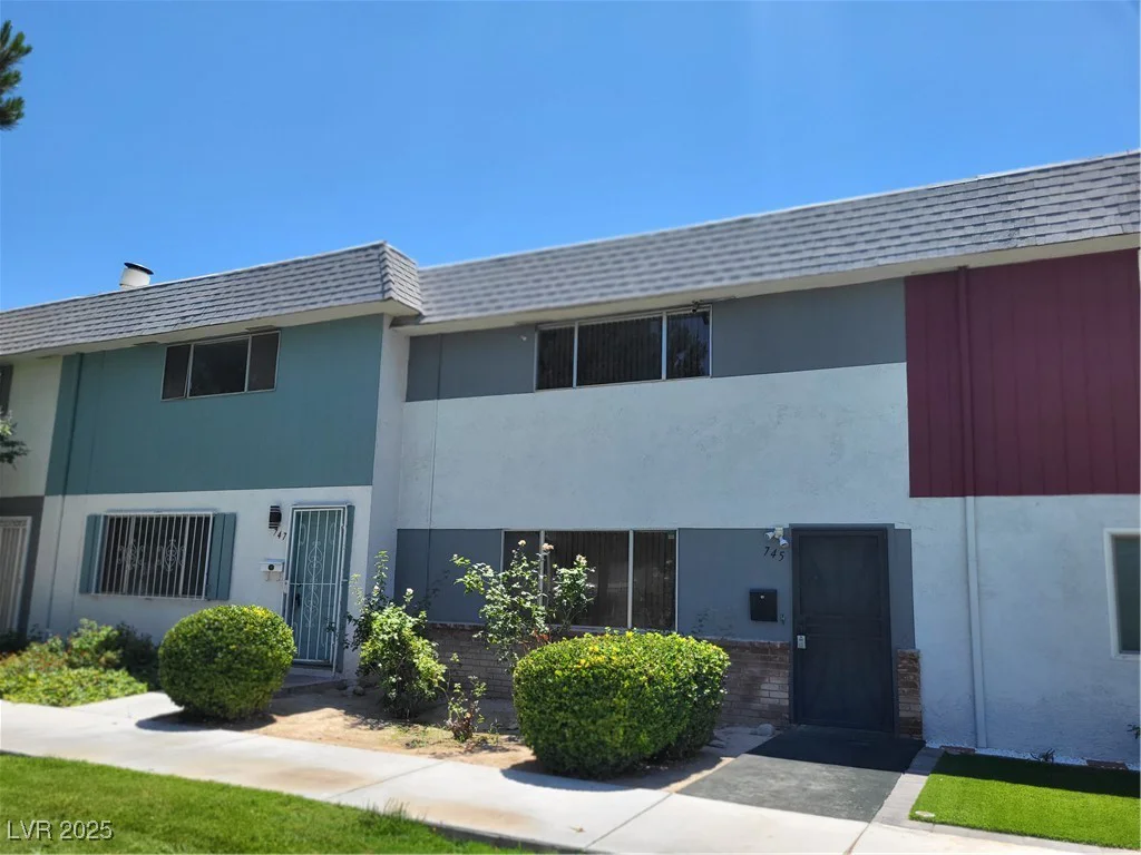 745 Greenbriar Townhouse, Las Vegas, NV 89121