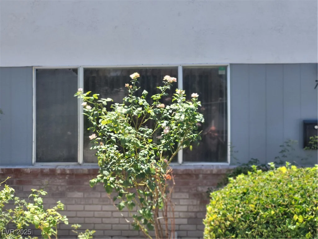 745 Greenbriar Townhouse, Las Vegas, NV 89121