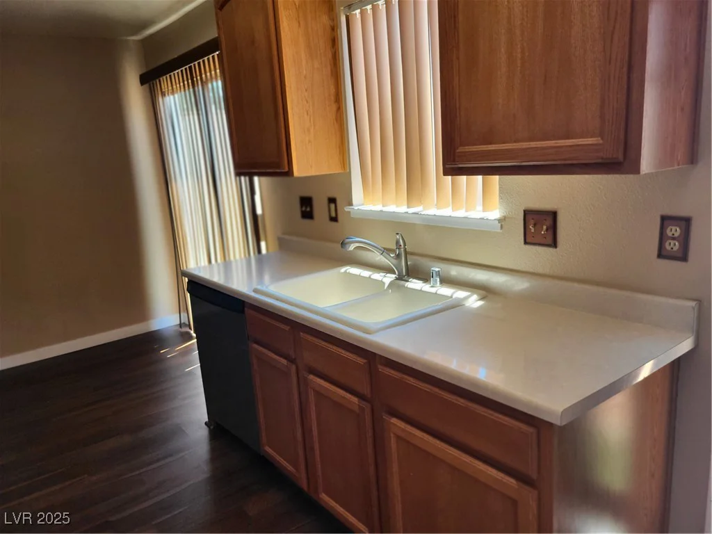 745 Greenbriar Townhouse, Las Vegas, NV 89121