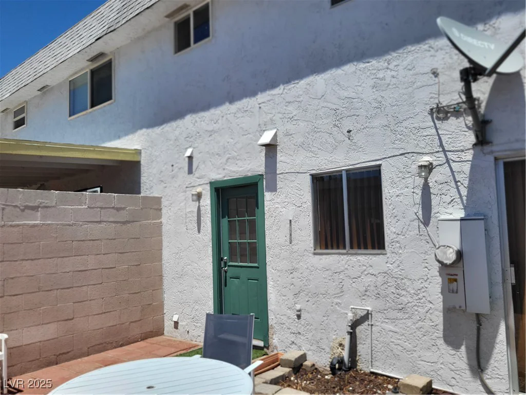 745 Greenbriar Townhouse, Las Vegas, NV 89121