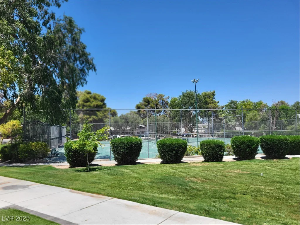 745 Greenbriar Townhouse, Las Vegas, NV 89121