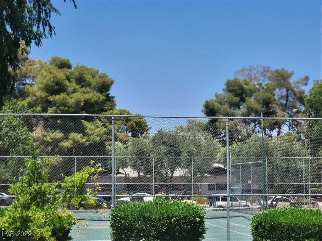 745 Greenbriar Townhouse, Las Vegas, NV 89121