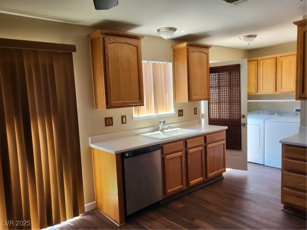 745 Greenbriar Townhouse, Las Vegas, NV 89121