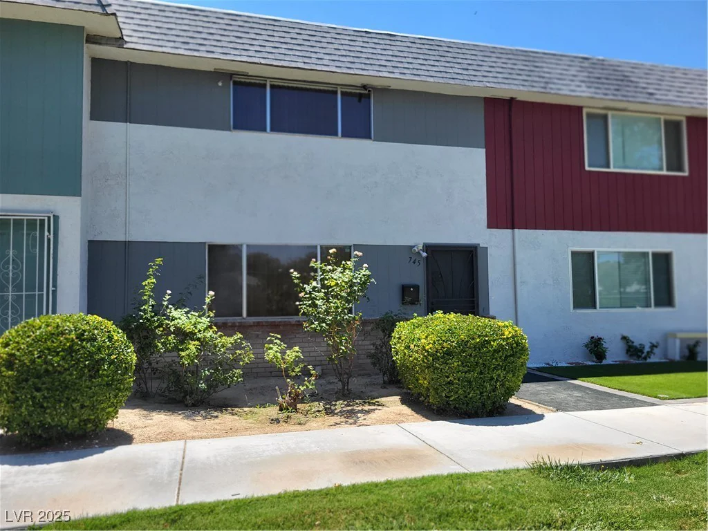 745 Greenbriar Townhouse, Las Vegas, NV 89121