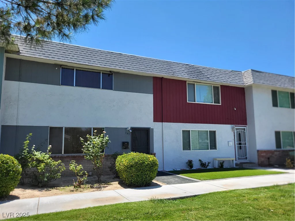 745 Greenbriar Townhouse, Las Vegas, NV 89121