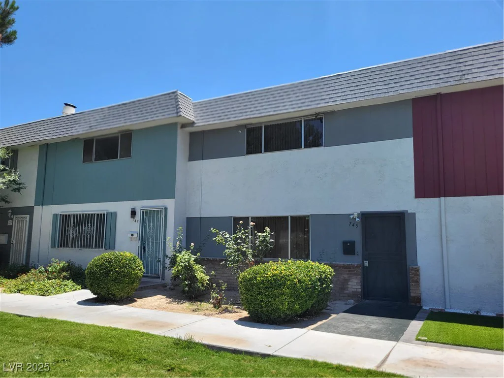 745 Greenbriar Townhouse, Las Vegas, NV 89121