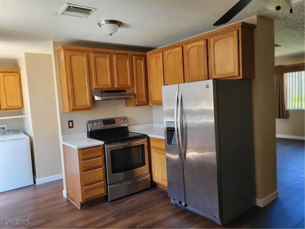745 Greenbriar Townhouse, Las Vegas, NV 89121