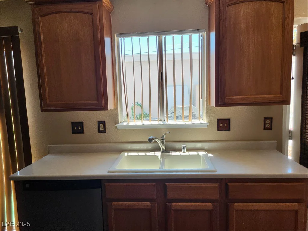 745 Greenbriar Townhouse, Las Vegas, NV 89121