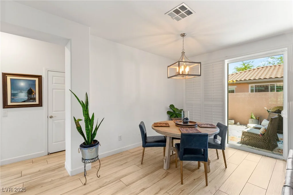 10463 Pioneer Park, Las Vegas, NV 89135