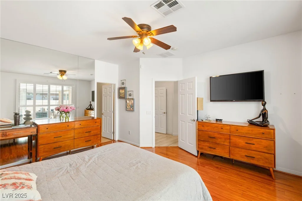 10463 Pioneer Park, Las Vegas, NV 89135