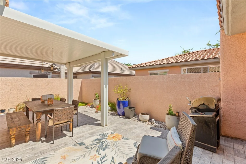 10463 Pioneer Park, Las Vegas, NV 89135