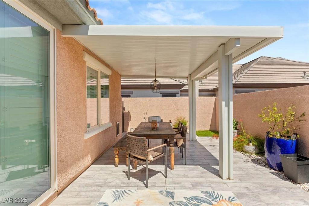 10463 Pioneer Park, Las Vegas, NV 89135