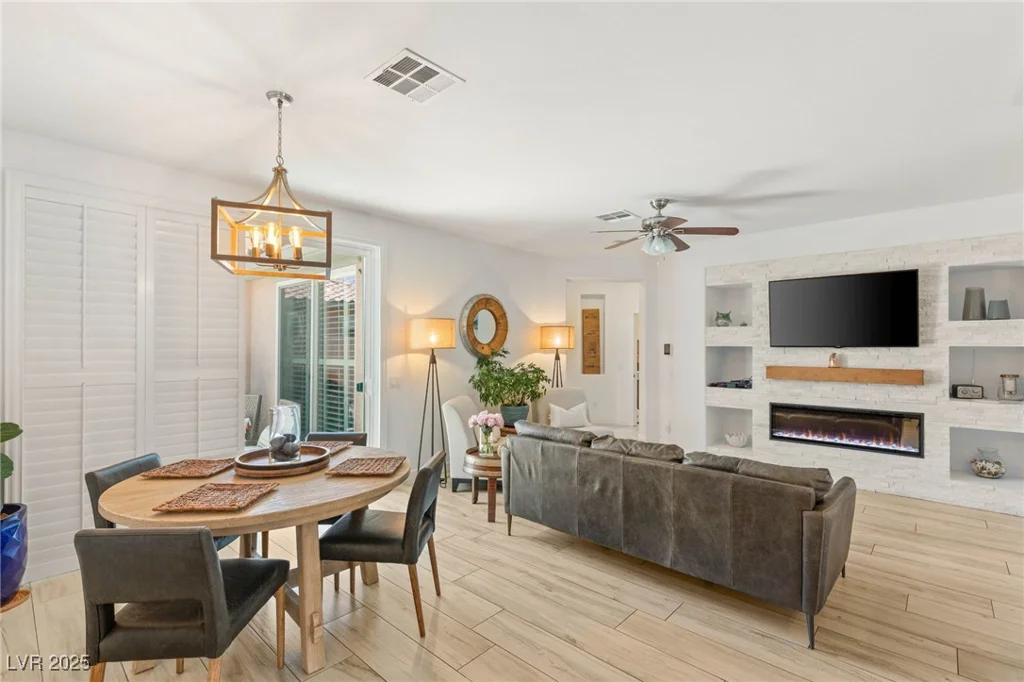 10463 Pioneer Park, Las Vegas, NV 89135