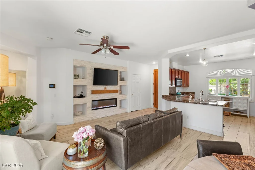 10463 Pioneer Park, Las Vegas, NV 89135