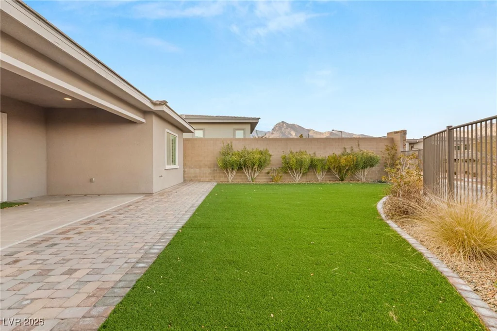 12550 Point Sierra, Las Vegas, NV 89138